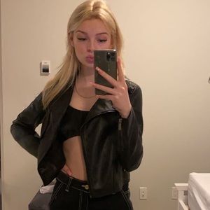 Meet your Posher, Olivia